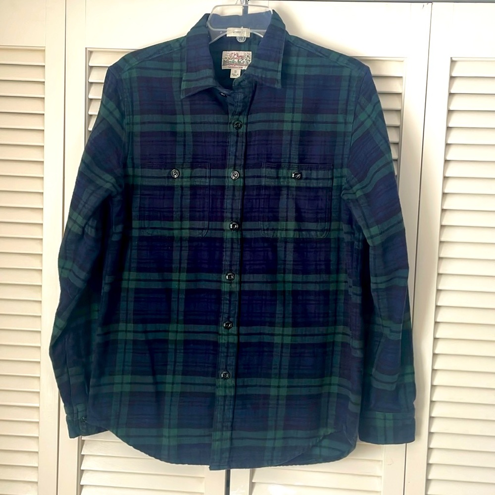 J. Crew classic mid-weight flannel button down workshirt Small navy/ green plaid